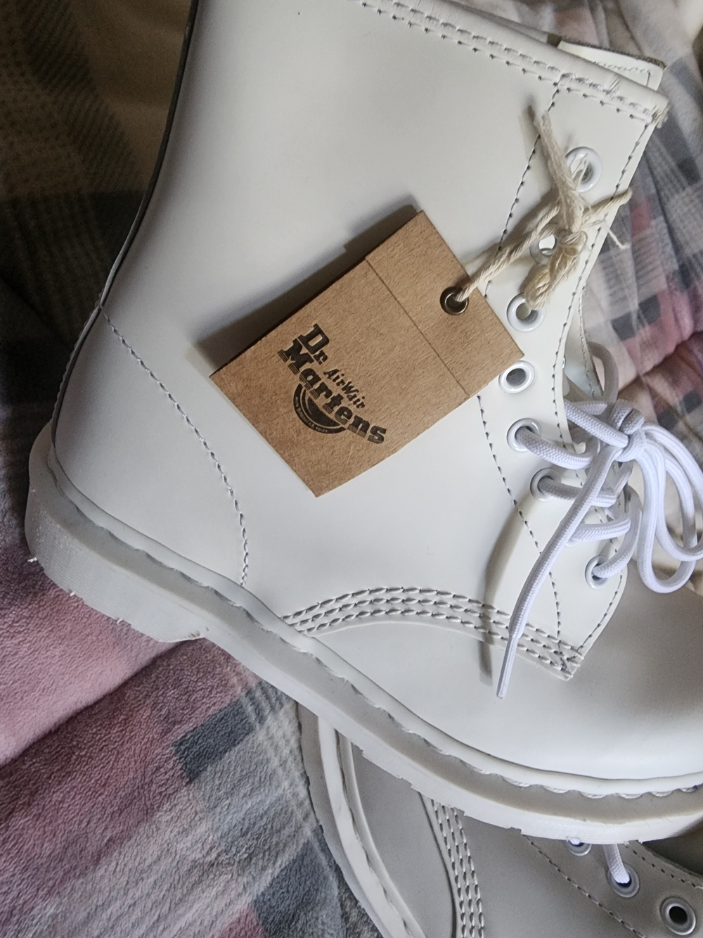 Dr. Martens Men 8 White Classic Lace-Up Boots